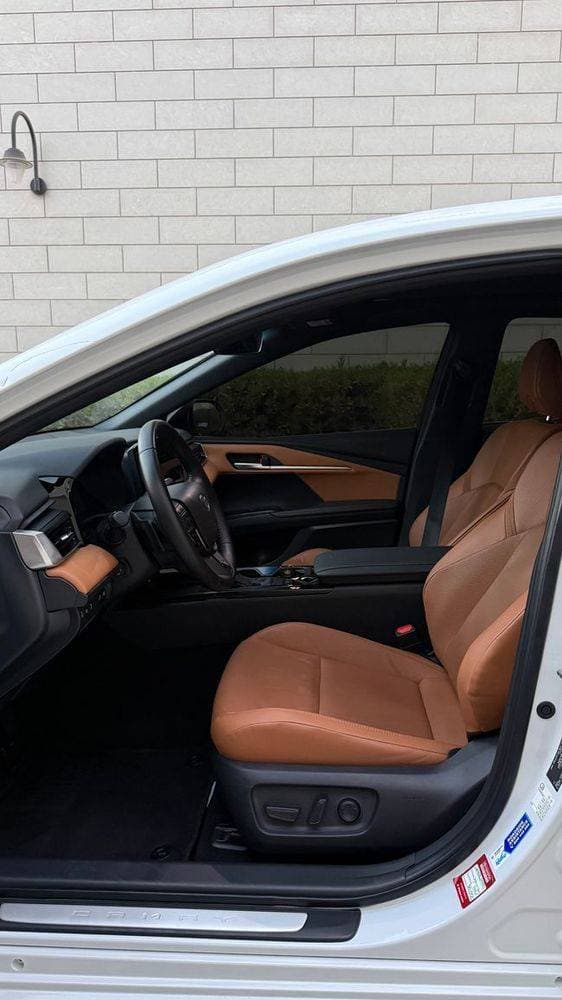 2025 Toyota Camry thumbnail 3