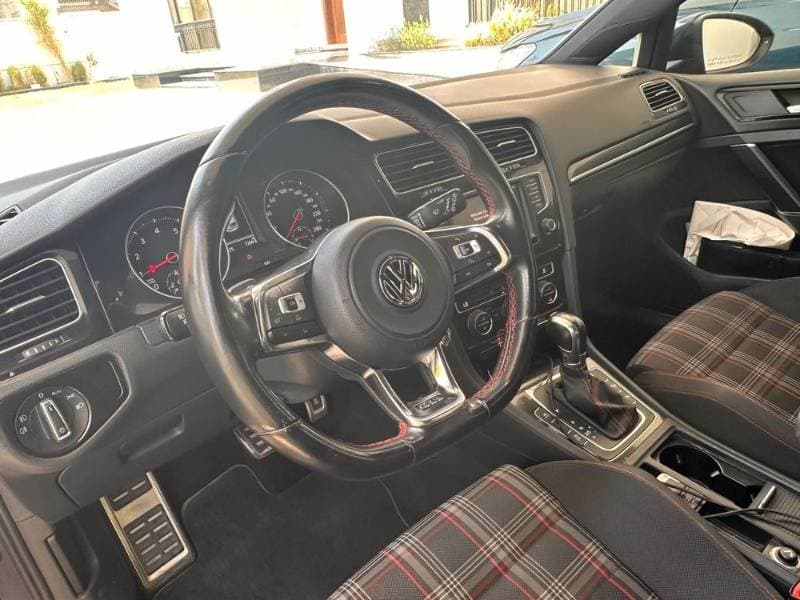 2016 Volkswagen Golf GTI thumbnail 5