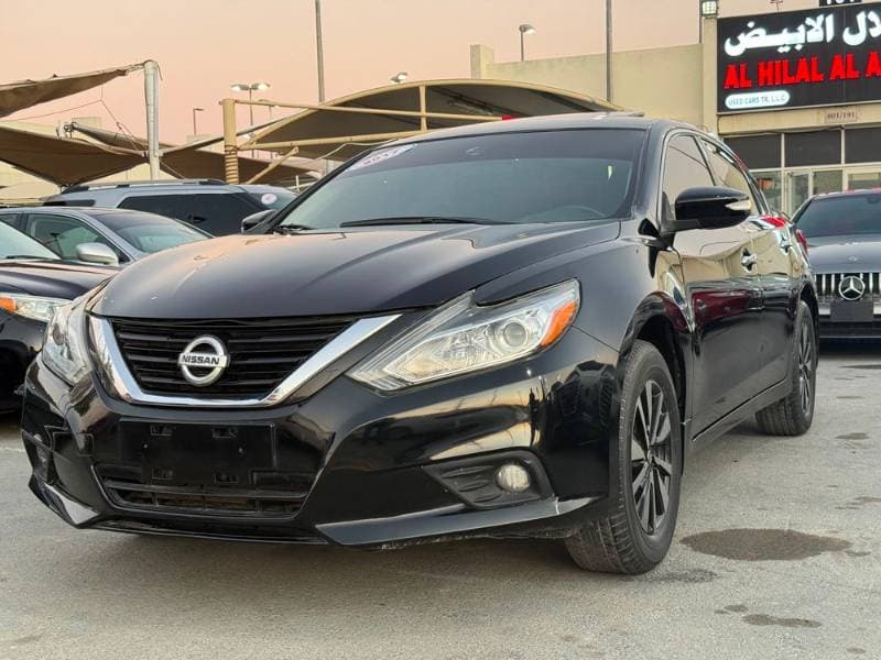 2017 Nissan Altima thumbnail 4