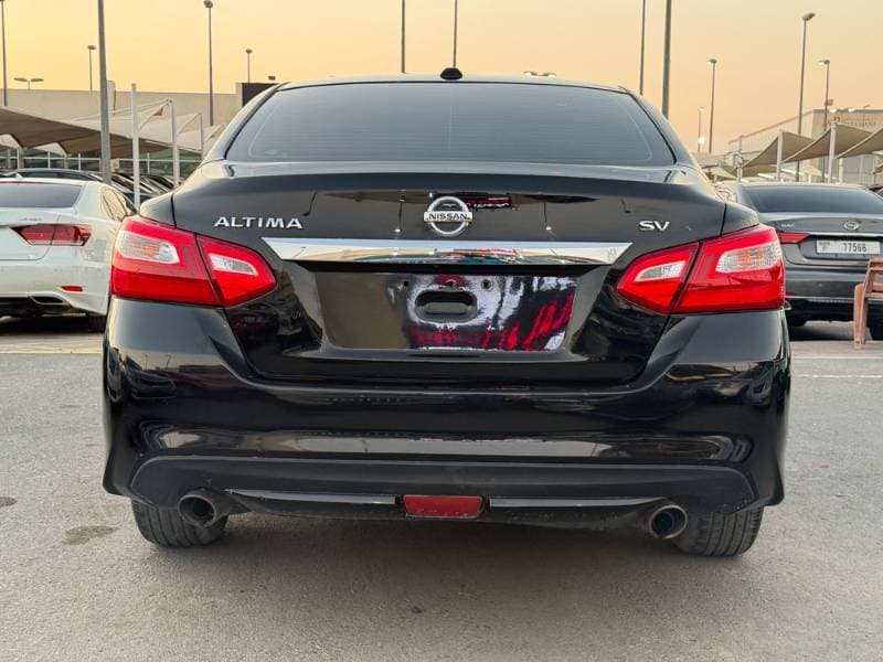 2017 Nissan Altima thumbnail 6