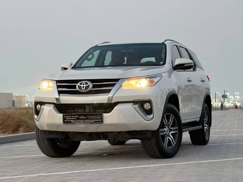 2017 Toyota Fortuner thumbnail 2