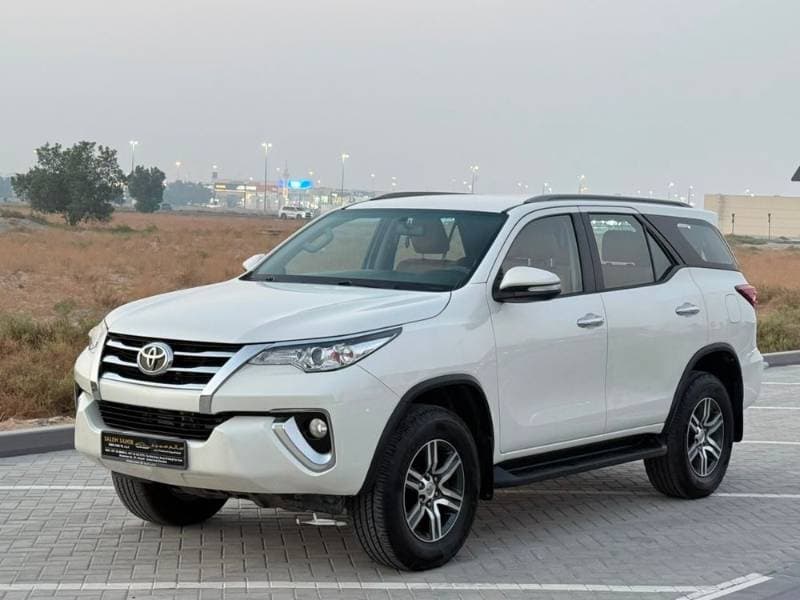 2017 Toyota Fortuner thumbnail 4
