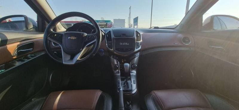 2017 Chevrolet Cruze thumbnail 3