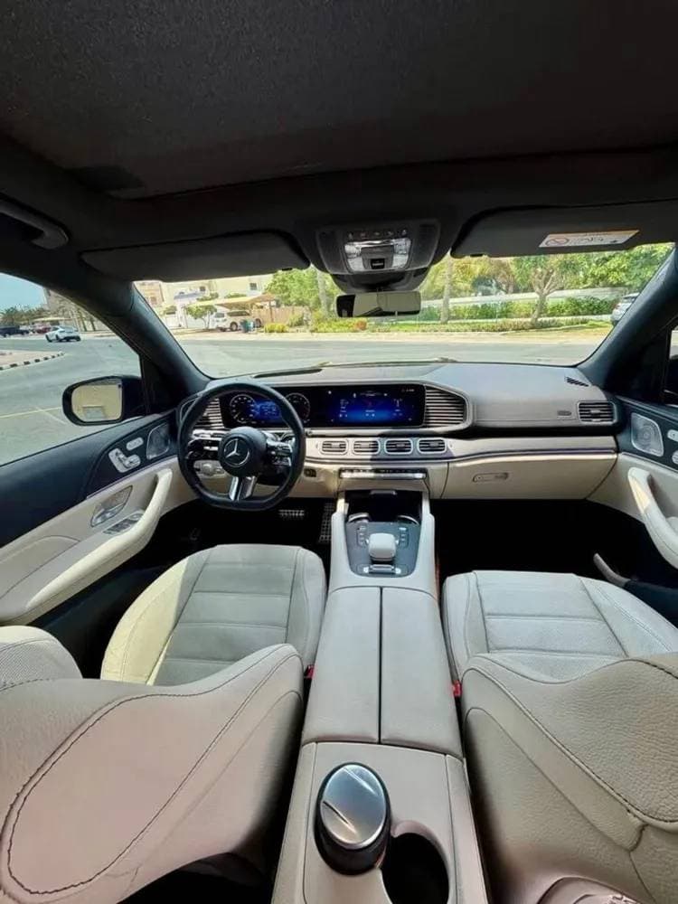 2024 Mercedes-Benz Maybach GLS thumbnail 3