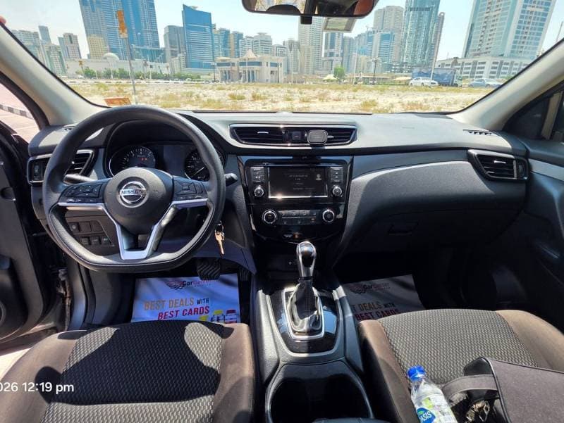 2021 Nissan Rogue thumbnail 4