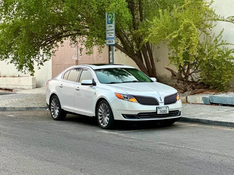 2014 Lincoln MKS thumbnail 3