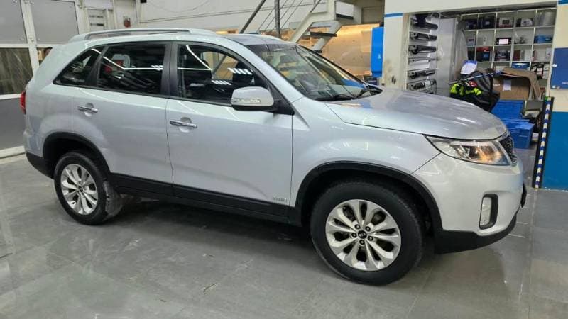 2015 Kia Sorento thumbnail 2