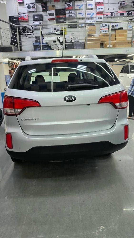 2015 Kia Sorento thumbnail 4