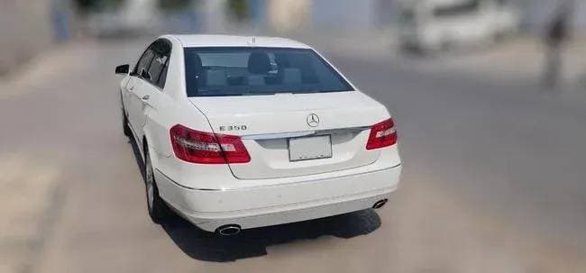 2011 Mercedes-Benz E-Class thumbnail 2