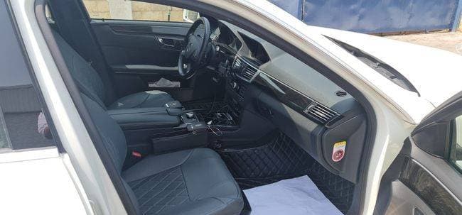 2011 Mercedes-Benz E-Class thumbnail 3