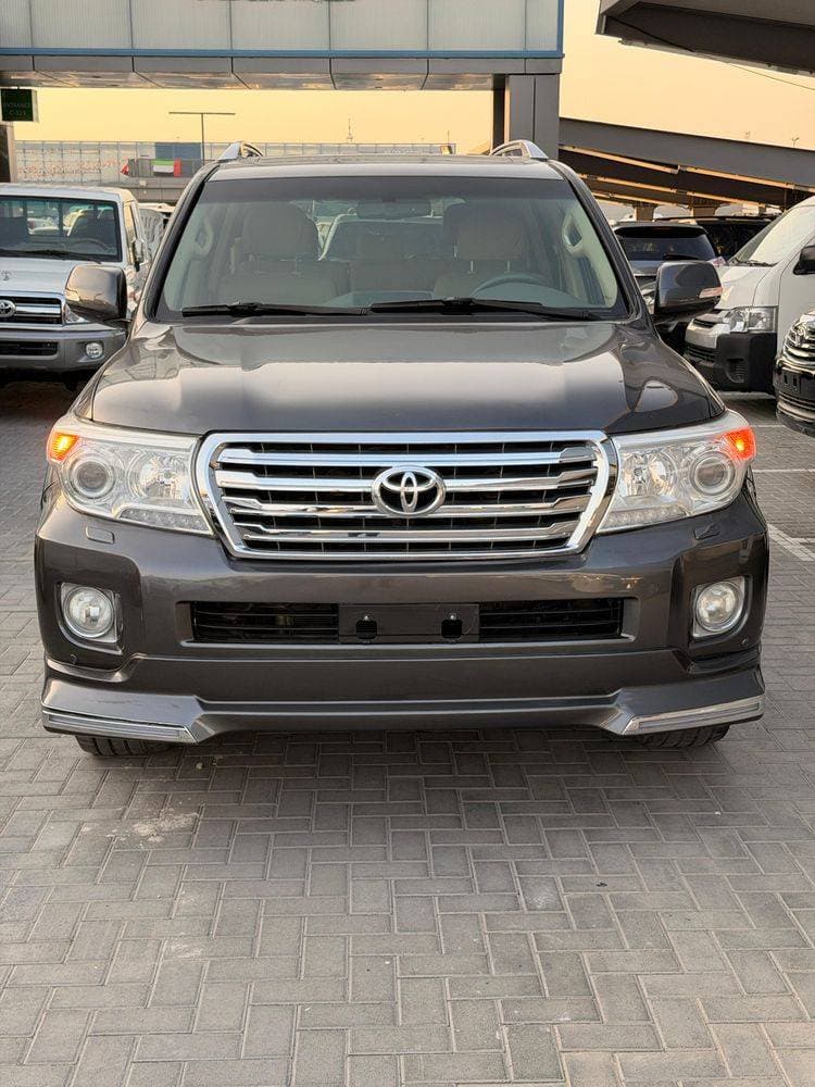 2014 Toyota Land Cruiser thumbnail 2