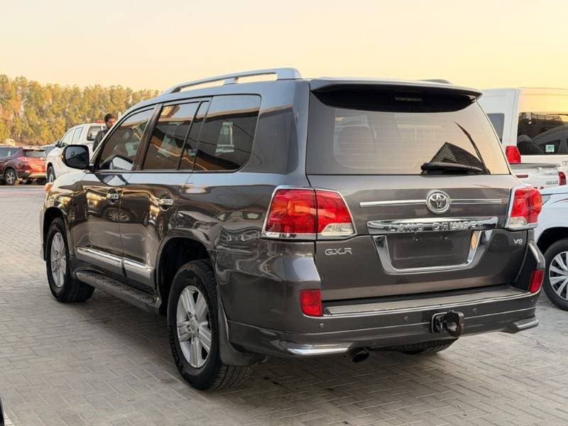 2014 Toyota Land Cruiser thumbnail 3