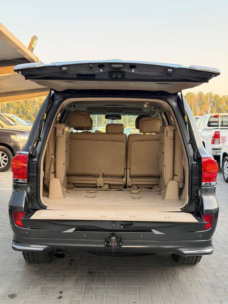 2014 Toyota Land Cruiser thumbnail 4