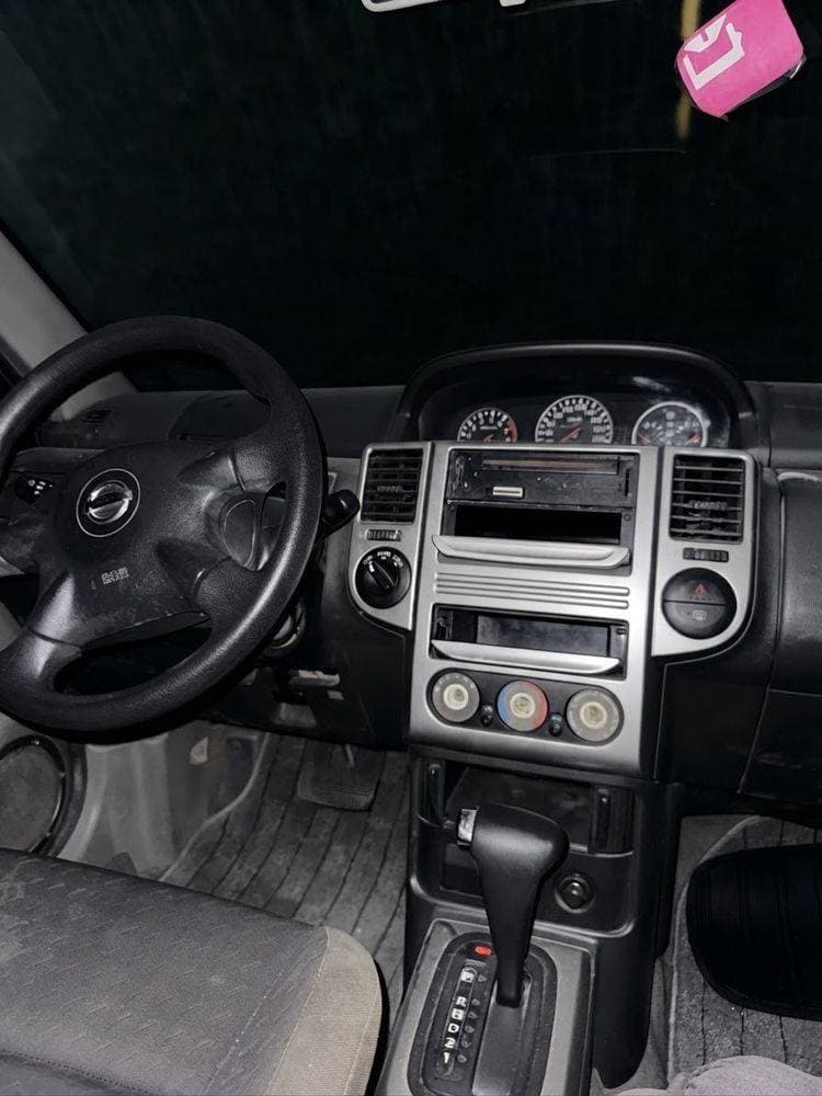 2010 Nissan X-Trail thumbnail 2