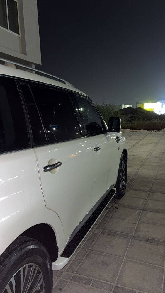 2014 Nissan Patrol thumbnail 3