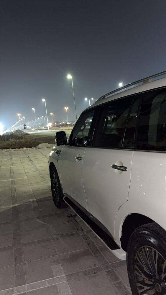 2014 Nissan Patrol thumbnail 4