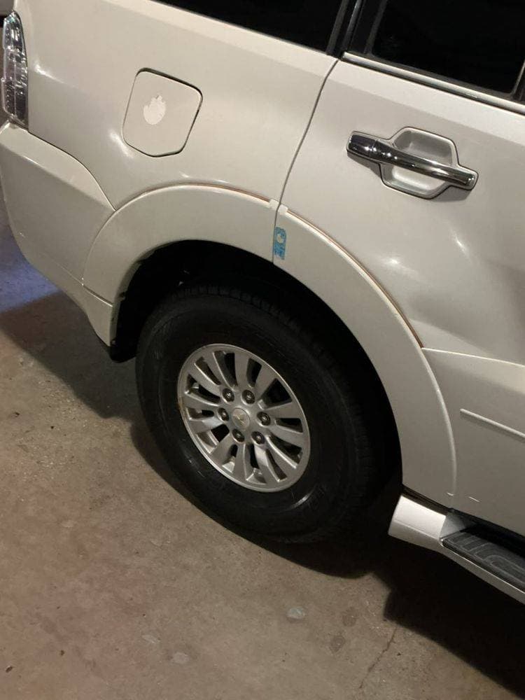 2012 Mitsubishi Pajero thumbnail 5