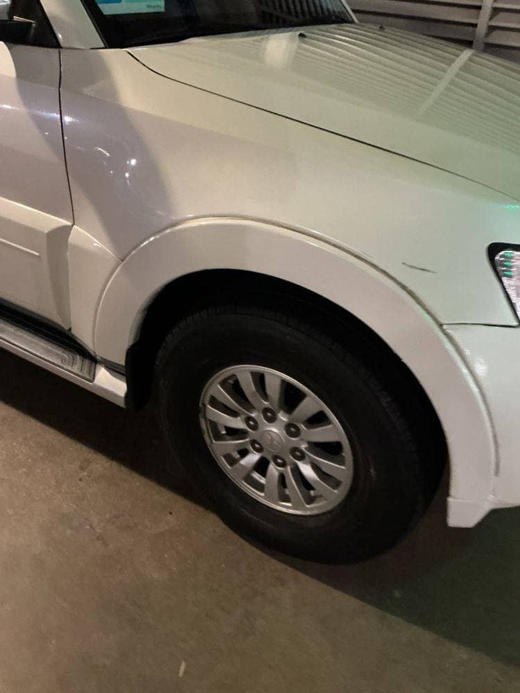 2012 Mitsubishi Pajero thumbnail 2