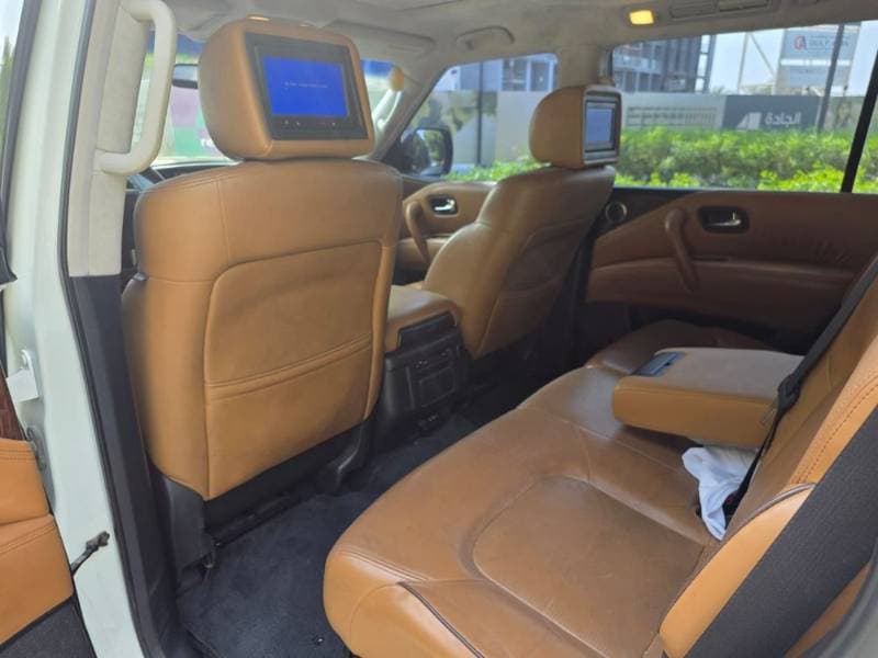 2016 Nissan Patrol thumbnail 4