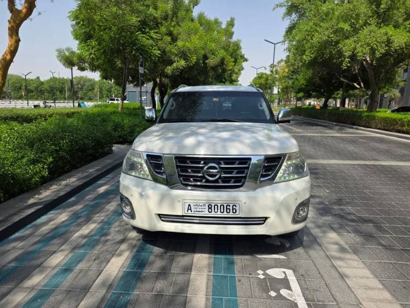 2016 Nissan Patrol thumbnail 3
