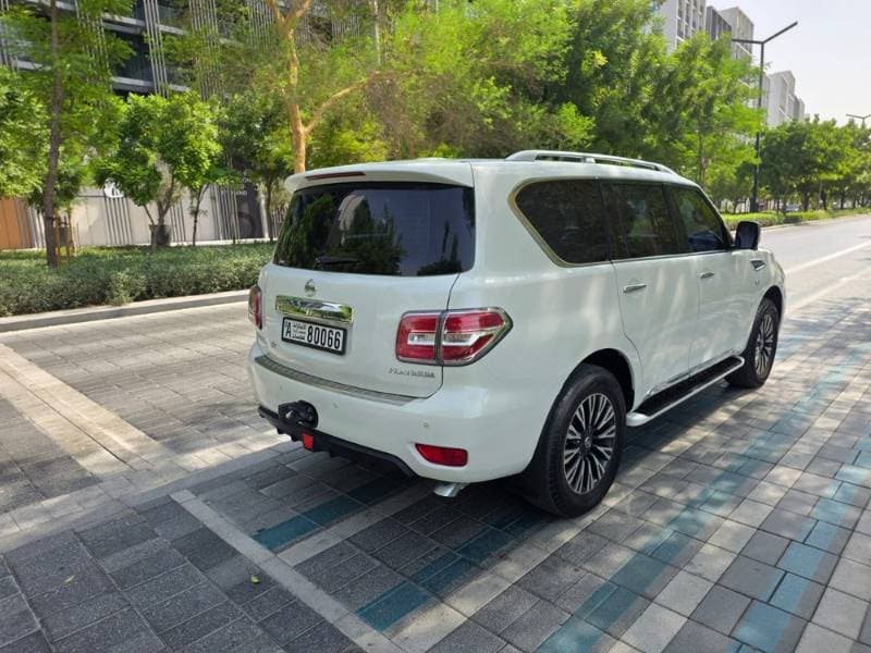 2016 Nissan Patrol thumbnail 2
