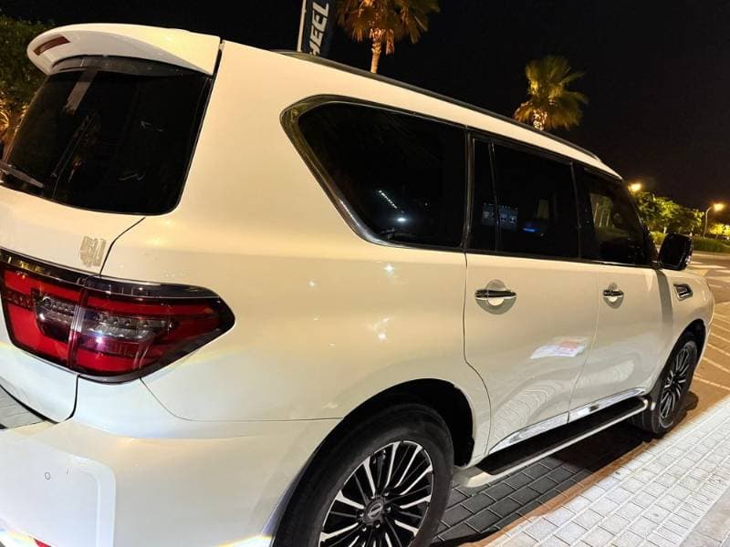 2013 Nissan Patrol thumbnail 3