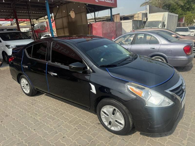 2016 Nissan Versa thumbnail 2