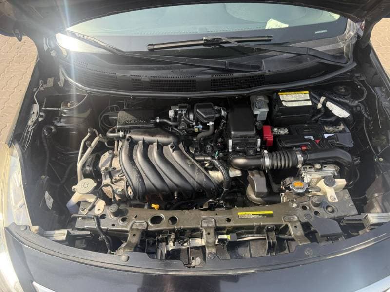 2016 Nissan Versa thumbnail 4