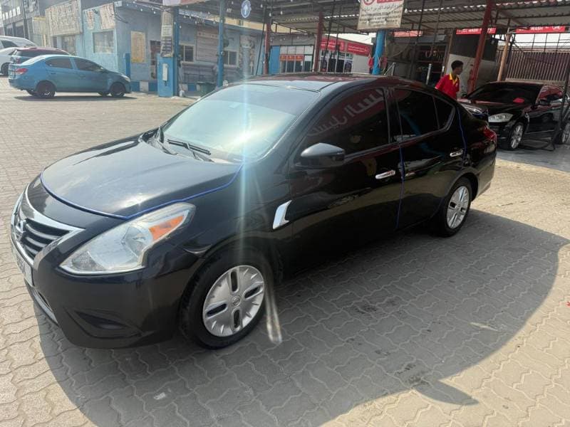 2016 Nissan Versa thumbnail 3