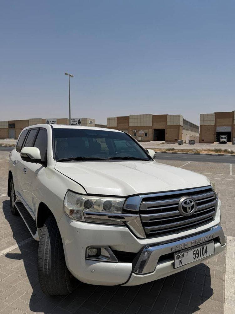 2010 Toyota Land Cruiser 70 Series thumbnail 3