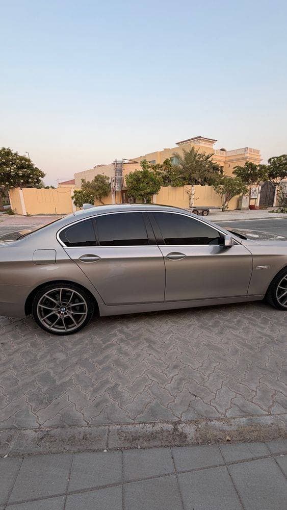2012 BMW 5 Series Sedan thumbnail 5