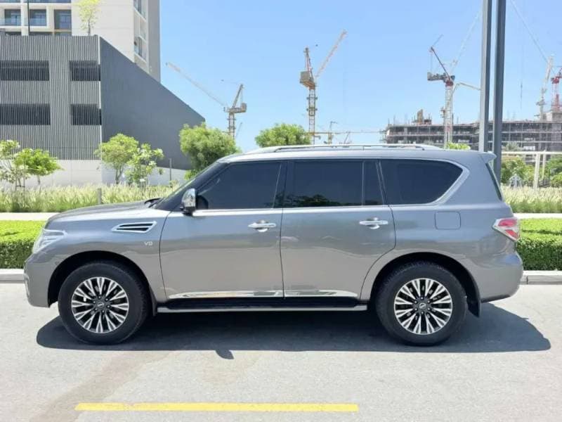 2018 Nissan Patrol thumbnail 4