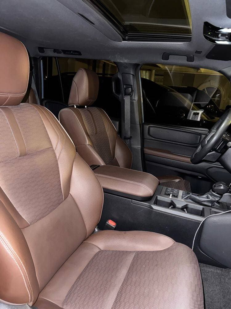2024 Toyota Land Cruiser Prado thumbnail 3