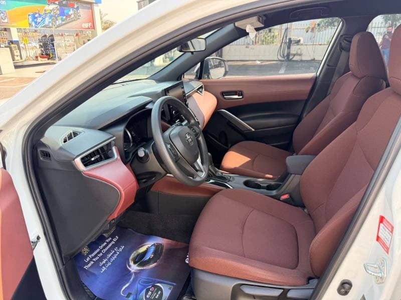 2023 Toyota Corolla Cross thumbnail 3