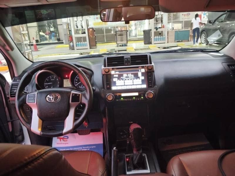 2017 Toyota Land Cruiser Prado thumbnail 5