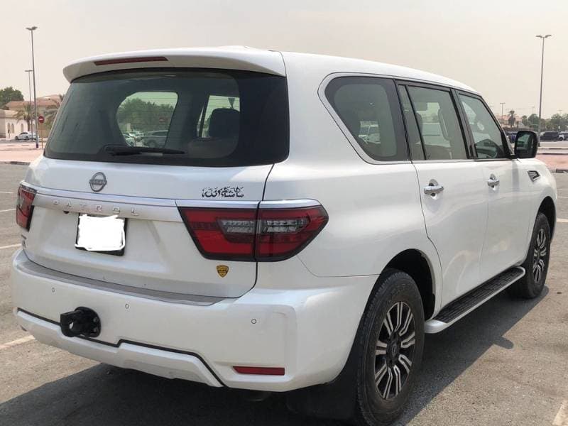 2023 Nissan Patrol thumbnail 4