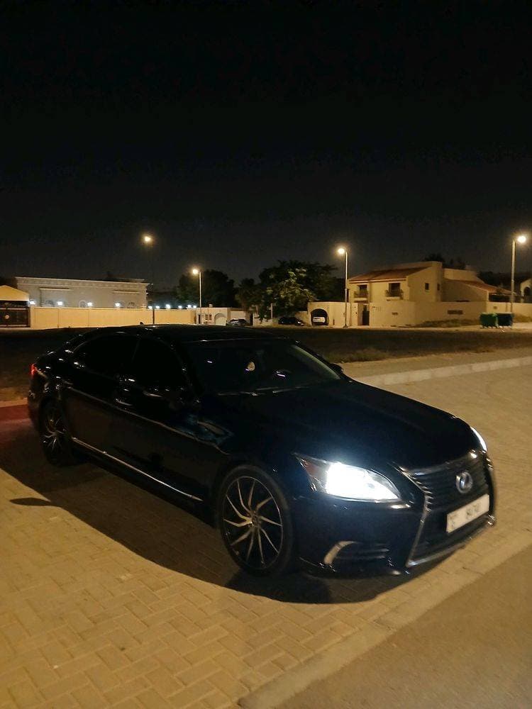 2013 Lexus LS 460L thumbnail 4