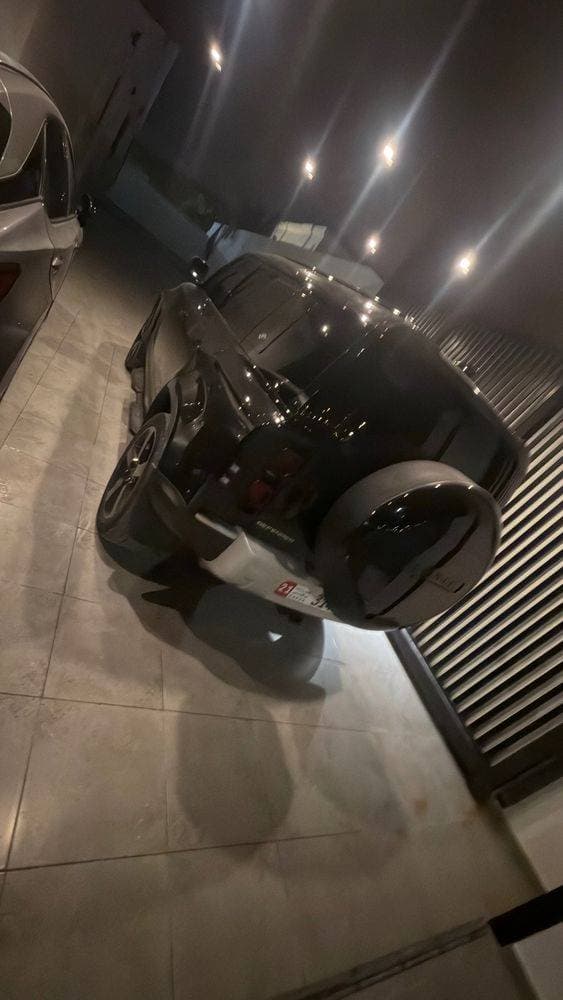 2020 Land Rover Defender thumbnail 3