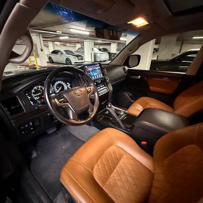 2021 Toyota Land Cruiser thumbnail 4