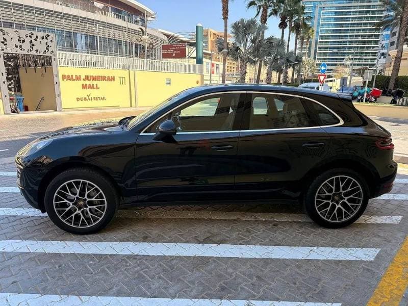 2017 Porsche Macan thumbnail 3