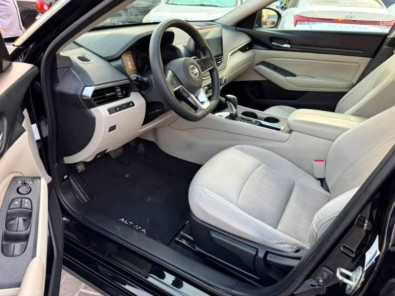 2020 Nissan Altima thumbnail 5
