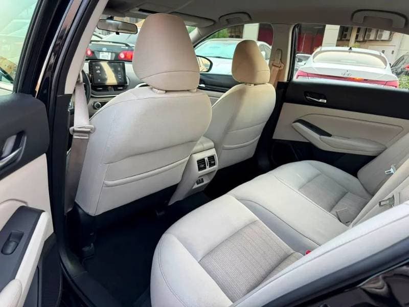 2020 Nissan Altima thumbnail 3