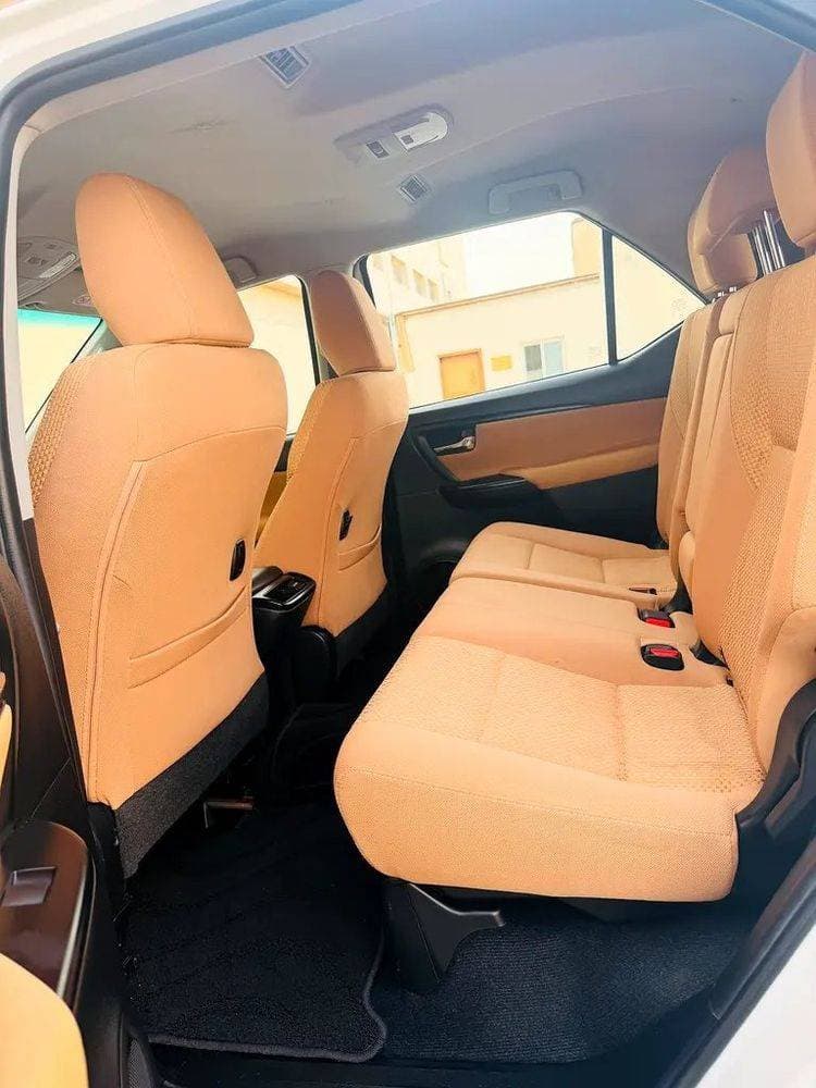 2020 Toyota Fortuner thumbnail 5