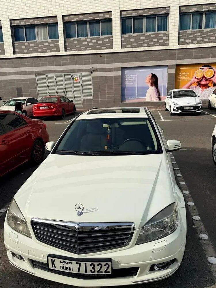 2009 Mercedes-Benz C-Class thumbnail 2