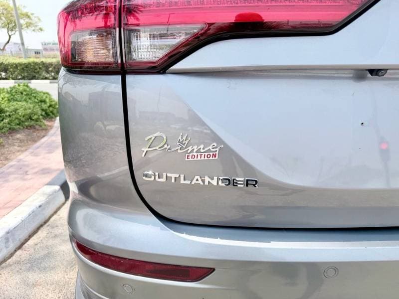 2024 Mitsubishi Outlander thumbnail 5