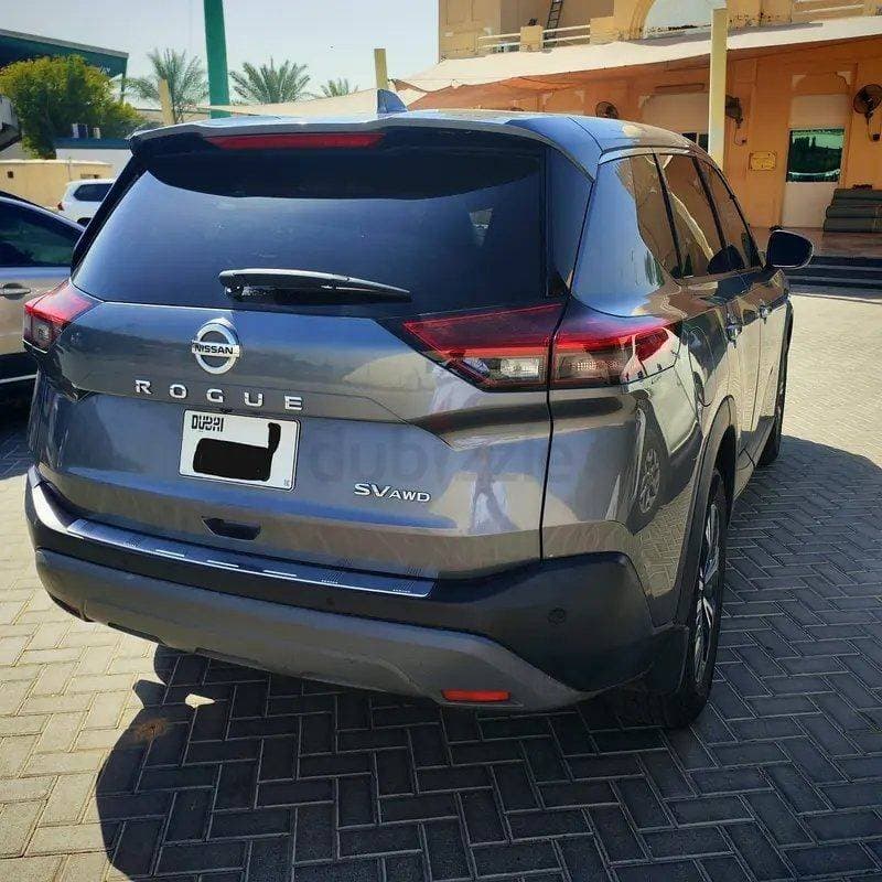 2021 Nissan Rogue thumbnail 4