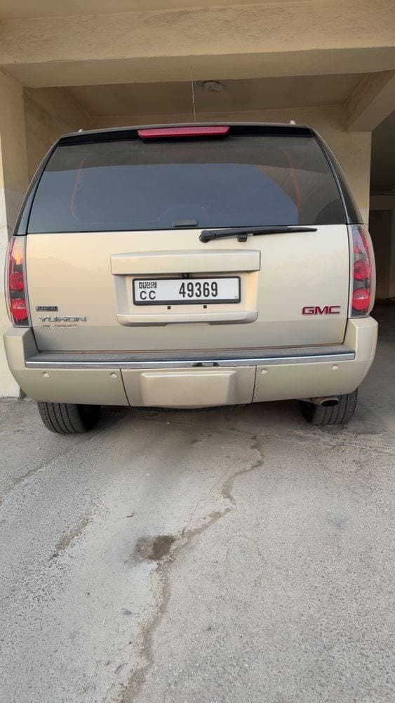 2011 GMC Yukon Denali thumbnail 5