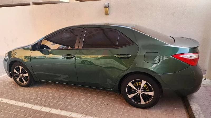 2016 Toyota Corolla thumbnail 3