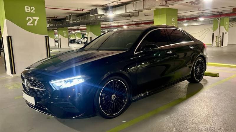 2025 Mercedes-Benz A-Class thumbnail 2