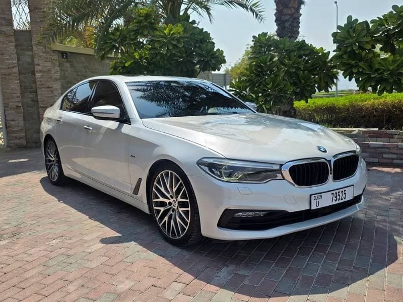 2017 BMW 5 Series thumbnail 2
